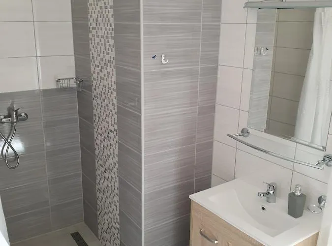 ゲストハウス Mirjam 2*