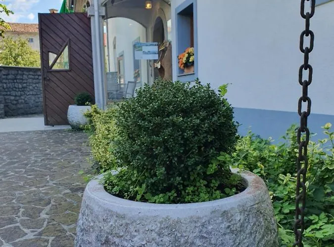 ゲストハウス Mirjam 2*